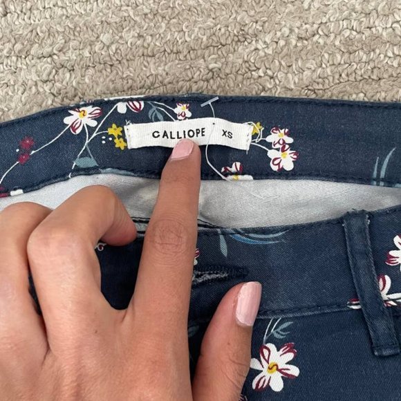 Beautiful floral jean/pant - Picture 9 of 9